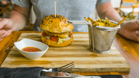 What are the Pros and Cons of Franchising?