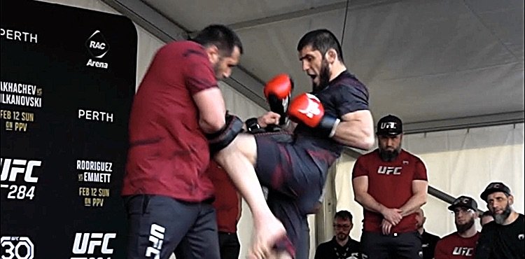 Alexander Volkanovski and Islam Makhachev UFC 284 Open Workouts | Video