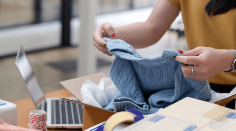 How to Sell on Poshmark