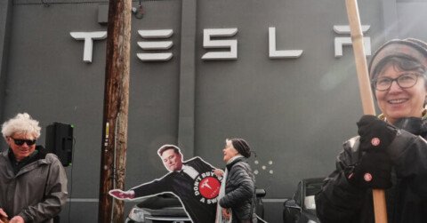Pro-Elon Supporters Stage Counter Protest at New Jersey Tesla Dealership