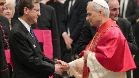 New Pope Leo XIV tries to turn page on Jewish-Catholic relations, meets Israel’s President Herzog & world Jewish leaders