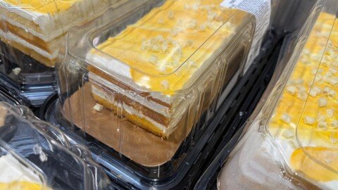 I Tried the Costco Peaches and Cream Bar Cake and Had to Buy One