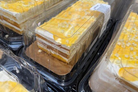 I Tried the Costco Peaches and Cream Bar Cake and Had to Buy One