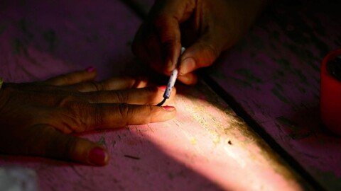 Kudawala distribute electoral enumeration roll forms to voters in Patna