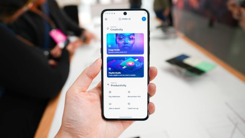 Buy the Motorola Razr Ultra at $200 off and get a free smartwatch too