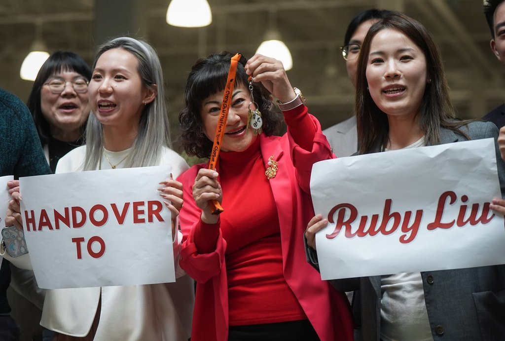 Landlord says B.C. billionaire’s plan for Bay properties ‘defies commercial common sense’