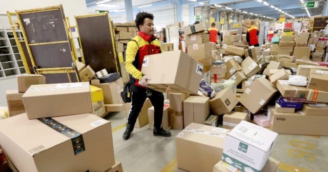European Postal Services Suspend Shipment of Packages to US over Tariffs