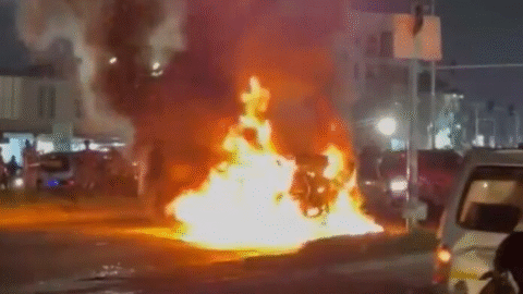 Car engulfed in flames at Ablekuma-Curve