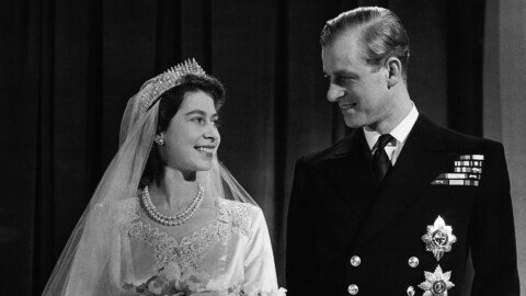 Bizarre 77-year-old souvenir from Queen Elizabeth’s wedding to be auctioned off