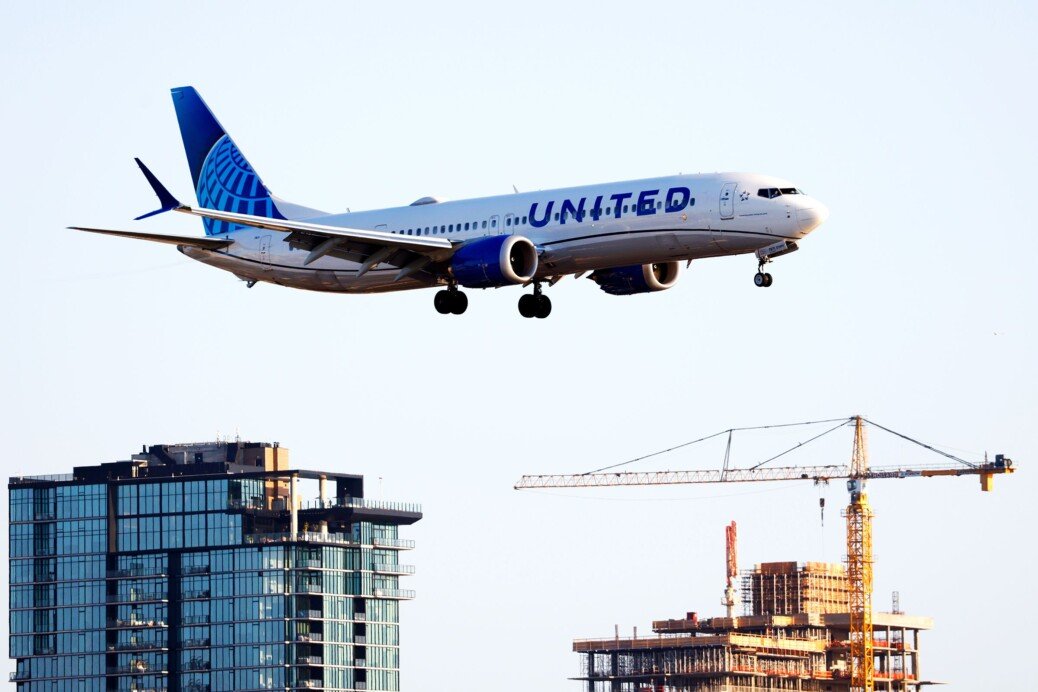 Mystery Object From ‘Space’ Strikes United Airlines Flight Over Utah