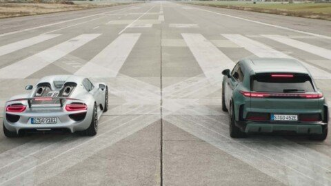 Porsche Races 918 Spyder Against the Electric Cayenne